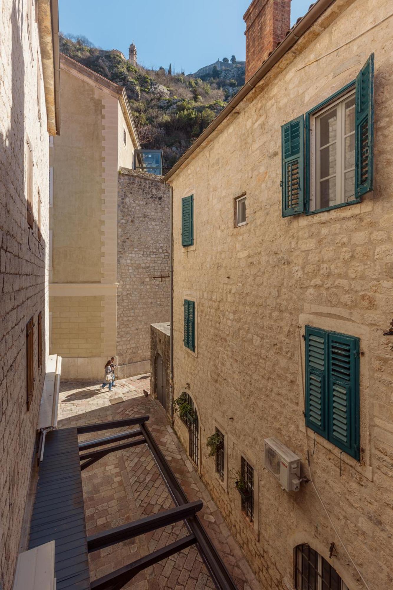 Old Town St Tryphon Apartment Котор Экстерьер фото
