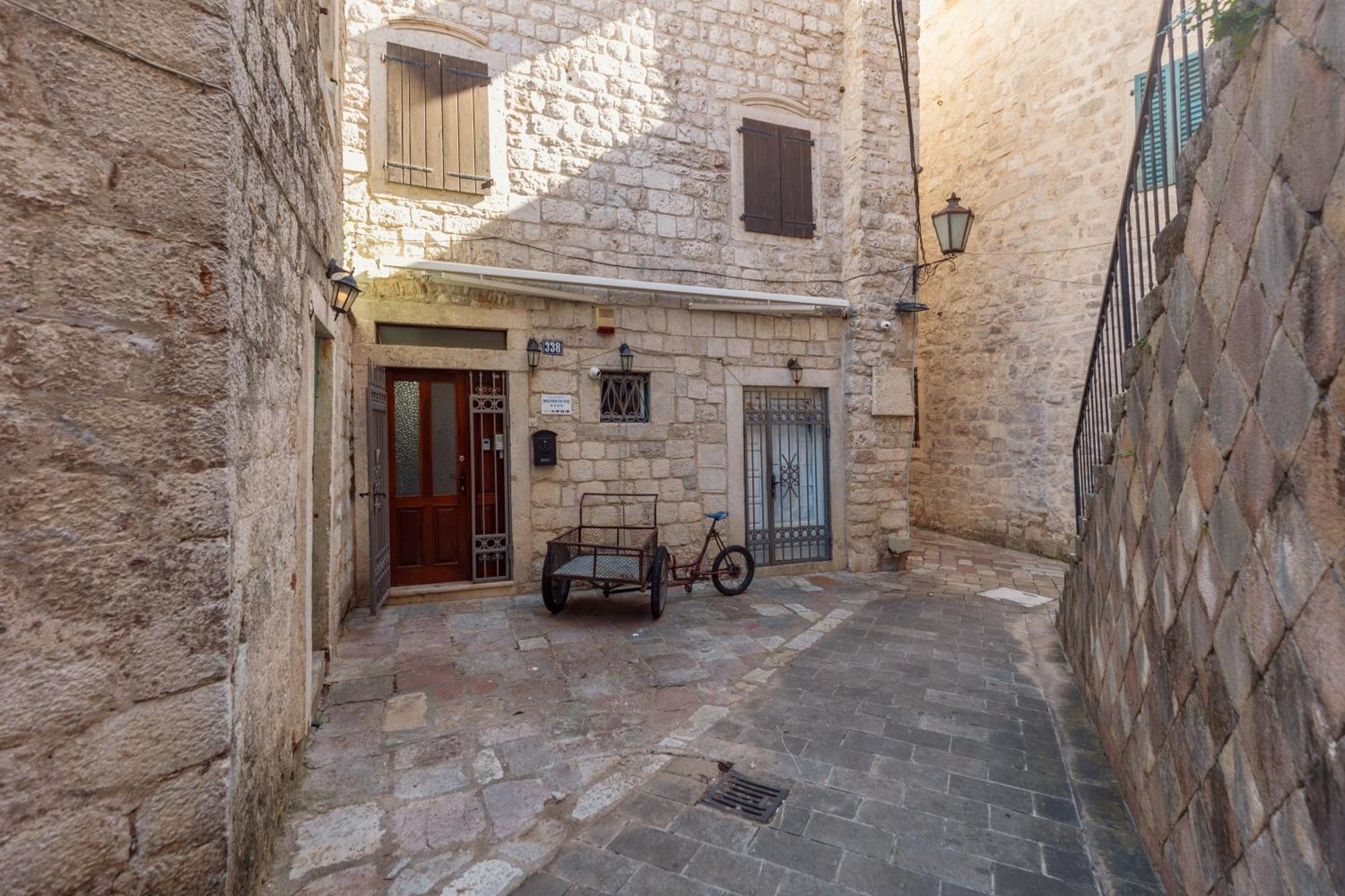 Old Town St Tryphon Apartment Котор Экстерьер фото